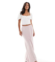 Jupes par Miss Selfridge Petite Offre un jour de repos à ton pantalon Modèle uni Taille basse Taille élastique Coupe classique Petite Skirts, Eid Outfits, Maxi Rok, Maxi Skirts, Satin Slip Dress, Plain Design, Maxi Dress Trend, Petite Maternity, Linen Dresses