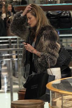 Fur I'm With The Band, Nicole Richie, Gwen Stefani, Carrie Bradshaw, Models Off Duty, Mode Inspo