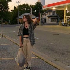 Mode Hippie, Downtown Outfits, Swaggy Outfits, Mode Inspo, Tomboy Fashion, 가을 패션, Mode Vintage, Doc Martens, Looks Style