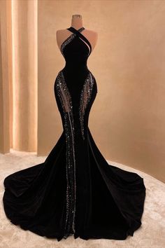 Corset Mermaid Prom Dress, Halter Corset, डिजाइनर कपड़े, Prom Dress With Train, Classy Prom, Makeup Tip, Black Evening Gown, Gorgeous Prom Dresses, Classy Prom Dresses