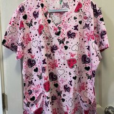 Scrub Top Gt Performance, V-Neck, Scrub Has 2 Pockets, Color Pink With Hearts And Butterflies Pink And Purple. 93% Polyester, 7% Spandex. New Top Never Worn. Hearts And Butterflies, Fun Scrubs, Butterflies Pink, Nurse Scrubs, Scrubs Nursing, New Top, Scrub Tops, Pink And Purple, Scrubs