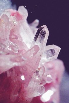 rose quartz The Crystals, Wallpaper Tumblr, Pretty Rocks, Bohol, Wolfram, Minerals And Gemstones, Rocks And Gems, Gems And Minerals, Crystal Gems