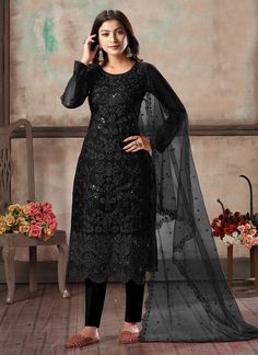 Black Pant Style Suit Celana Fashion, Straight Cut Pants, Salwar Kameez Online, Embroidered Pants, Ghagra Choli, Designer Salwar Suits, Work Trousers, Pakistani Suits, Suit Designs