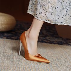 Heel Height: 12 cmPlatform Height: 1 cmStyle: Fashion,KoreanOccasion: Casual,Party/Club,Office/Career,DressSeason: Spring,Summer,Fall/Autumn,WinterPackage Contents: 1 x Shoes (Pair)Size Guide:34 = foot length 21.5-22cm (Foot width=8-8.5cm)35 = foot length 22-22.5cm (Foot width=8.5cm)36 = foot length 22.5-23cm (Foot width=8.5-9cm)37 = foot length 23-23.5cm (Foot width=9cm)38 = foot length 23.5-24cm (Foot width=9-9.5cm)39 = foot length 24-24.5cm (Foot width=9.5-10cm)40 = foot length 24.5-25cm (Foo Elegant Gold Wedding Shoes For Banquet, Summer Banquet Heels, Fitted High Heel Wedding Shoes For Banquets, Fitted Summer Wedding Shoes With Pointed Toe, Fitted High Heel Wedding Shoes For Banquet, Fitted Wedding Shoes For Spring Banquet, Gold Pointed Toe Wedding Shoes For Banquet, Spring Wedding Shoes For Banquet, Fitted Champagne Heels For Summer