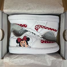 ** CUSTOM PAINTED AIR FORCE 1'S ** - Minnie Mouse design design painted on white Air Force 1's - Can be done in any colours, message me with details about any changes you would like me to make to your custom pair.  - Hand painted and sealed with Angelus leather paints.  - 100% authentic Nike Air Force 1's. - Customs are made to order so please allow time for me to order the shoes, paint them and ship them to you.  - No returns - This design can be done on any size shoe, message me if you don't s Fun White Sneakers With Custom Artwork, Customizable White Fun Sneakers, Customizable White Custom Sneakers, Customizable Fun White Sneakers, Cute White Custom Sneakers For Streetwear, Themed White Low-top Sneakers, Painted Air Force 1, Shoe Painting, White Air Force 1