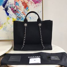 Size: 38cm*20cm*30cm It comes with Dust box, Care manual, Tag, and Paper bag. Chanel Flap Bag, Designer Totes, Evening Clutch Bag, Black Bag, Tote Backpack, Tote Bag Design, Flap Bag, White Bag, Chanel Bag