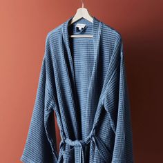 Wrap yourself in a spa experience with our luxuriously soft spa-like waffle weave robe. Made with our exclusive, sustainable CleanBamboo™ waffle weave fabric, it's free from harmful chemicals and extra gentle on delicate skin. Unisex design makes it comfortable for her/him/them. Made from 100% bamboo lyocell Moisture-wicking - skin dries quickly as honeycomb design draws moisture into base layer, making towel more absorbent than traditional towels Breathable light weave gently exfoliates Great f Swap Shop, House Chores, Bath And Body Shop, Clean Candle, Scandi Design, Honeycomb Design, Bed Throw Blanket, Bedding Basics, Pool Time