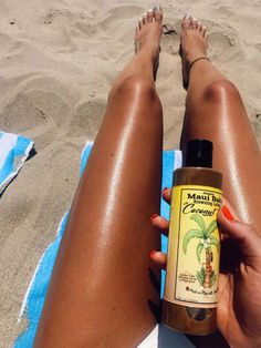 Sun Tanning Tips, Tan Goals, Tanning Goals, Tanned Girl, Tan Oil, Sun Tan Lotion, Summer Bag Essentials, Tanning Beach, A Summer To Remember