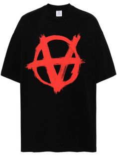 black, bright red cotton soft jersey crew neck Reverse Anarchy logo print at the chest and rear drop shoulder short sleeves embroidered logo to the rear straight hem unlined When buying this unisex item, keep in mind that it is graded in standard men's sizing. Anarchy Shirt, Anarchy Symbol, Bright Red, Logo Print, Drop Shoulder, Cotton T Shirt, Size Clothing, Cotton Tshirt, Colorful Shirts