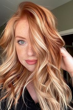 35+ Stunning Red Hair with Blonde Highlights Combos To Try This Year - Flo's Blog Pumpkin Spice Hair Color, Red Hair With Blonde, Pumpkin Spice Hair, Light Auburn Hair, Red Hair With Blonde Highlights, Hair With Blonde Highlights, Dekoratívne Vence, Strawberry Blonde Highlights