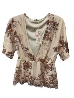 Brand: SOUTHERN FRIED CHICSStyle: TOP 3/4 SLEEVE Color: BEIGE Size: L Other Info: southern fried chics - SKU: 103-103326-715 CONDITION: GENTLY USED Spring Party Blouse With Half Sleeves, Casual Sequined V-neck Top, Casual V-neck Sequined Tops, Fitted Half Sleeve Tops For Party, Fall Short Sleeve Top With Sequins, Short Sleeve Tops With Sequins For Fall, Fall Short Sleeve Blouse For Brunch, Short Sleeve Top With Sequins For Fall, Fall Brunch Tops With Half Sleeves