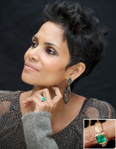 Halle Berry's emerald with diamonds in a textured gold band. Halle Berry Short Hair, Women Lawyer, Short Sassy Hair, Sassy Hair, Pixie Hair, Halle Berry, Short Hair Styles Pixie, Short Pixie