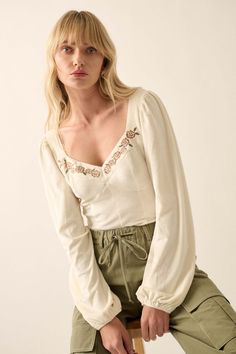 Ethereal Wardrobe, Peasant Blouse Outfit, Ingenue Style Essence, Soft Natural Outfits, Peasant Top Outfit, Ethereal Outfit, Sweetheart Neckline Blouse, Boho Looks, Sweetheart Neckline Top