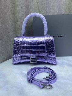 Popular Bags, Balenciaga Bag, Bags Aesthetic, Purse Accessories, Balenciaga City Bag