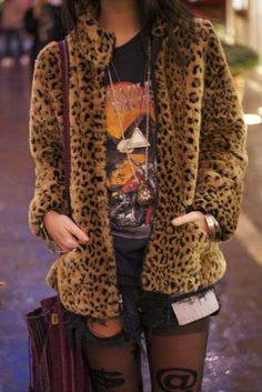 KOOL FAKE FUR!  - Discover Sojasun Italian Facebook, Pinterest and Instagram Pages! Rocker Clothes, Cheetah Jacket, Outfit Pieces, Thick Jacket, Nana Osaki, Comfortable Fits, Tokyo Street Fashion, Hipster Grunge, Leopard Jacket