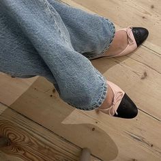 Chanel Flats, Chica Cool, Swag Shoes, Moda Vintage, Ballerina Flats