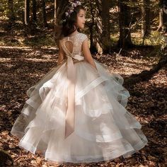 Purpdrank 2022 Elegant Flower Girl Dresses Champagne Lace Appliqué Sle – purpdrank-shop Elegant Flower Girl Dress, Flower Girl Dresses Champagne, Kids Pageant, Birthday Princess Dress, Dresses Champagne, Tulle Balls, First Communion Dresses, Tulle Ball Gown, Flower Girl Dresses Tulle