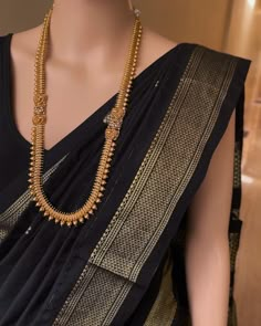 South Indian Saree, Indian Saree Wedding, South Indian Bride Saree, Saree Draping Styles, Golden Border, Traditional Indian Dress, Desi Fashion Casual