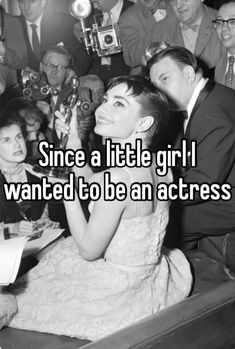 a woman sitting in front of a crowd with the words old hollywood stars have my heart