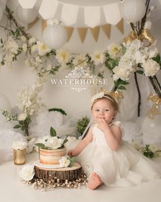 White Flower Smash, White Flower Cake Smash, White, Cream, Cake Smash Inspiration, Girls Cake Smash, Flower Cake Smash, Cake Smash Girl, Cake Smash Inspiration, Cake Smash Theme, Baby Cake Smash, Smash Cake Girl, 1st Birthday Pictures, 1st Birthday Photoshoot, 1st Birthday Cake Smash