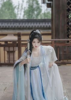 Hanfu Girl, Chinese Style Dress, Fantasy Dress, Asian Outfits, Indian Fashion Dresses, Fantasy Clothing