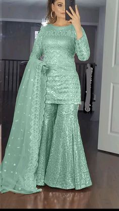 Suits For Women Indian, Emmys Red Carpet, Womens Trendy Dresses, Iranian Women Fashion, Pakistani Fancy Dresses, The Emmys, Bridal Dress Fashion, Designer Party Wear Dresses