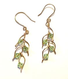 Cascading Leaves Dangle Earrings- More variations too..visit link to see! - Etsy Wire Leaf Earrings, Wire Wrapping Ideas, Leave Earrings, Diy Dangle Earrings, Home Made Jewelry, Handmade Wire Earrings, Wire Leaves, Etsy Jewelry Earrings, Diy Earrings Dangle