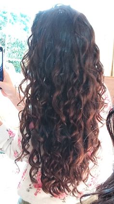 Long Curly Hair Ideas, Curly Hair Ideas, Curly Hair Care Routine, Curly Hair Photos, Peinados Fáciles Para Cabello Corto, Wavy Curly Hair, Curly Hair Inspiration, Hair Stylist Life, Long Wavy Hair