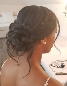 Wedding day hair. #wedding #beautifulhair #hairstyles #hair #style #bride #bridal Formal Messy Bun, Cotillion Hairstyles, Debs Hairstyles, Prom Hair Up