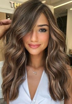 Blonde Balayage Highlights, Brunette Balayage, Brunette Hair With Highlights, Brunette Balayage Hair, Brown Hair Balayage, Balayage Brunette, Long Wavy Hair, Hair Color Balayage, Color Inspo