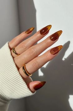 Discover a variety of classy and elegant Thanksgiving nail designs that are perfect for fall! Whether you love earthy autumnal colors or more subtle shades, you'll find the perfect nail art ideas to complement your holiday look. These burnt orange velvet nails are just such a vibe. Trendy Nail Polish, Velvet Nails, Nagellack Trends, September Nails, November Nails, Sparkly Nails