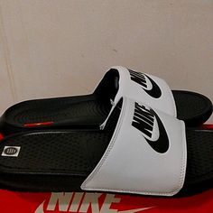 Brand New N Box Fast Shipping Never Worn Nike Sandals, Nike Slides, Shoes Nike, Nike Black, Flip Flop, Men's Nike, Flip Flop Sandals, Black Nikes, New Era