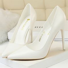 Wine Aunt, Elegant Wine, Closed Toe Heels, Cute Heels, Shoes Luxury, White Heels, Fashion Heels, Nude Heels, 5 Inch Heels