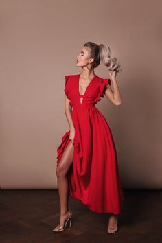 Chic Formal Midi Chiffon Dress, Elegant V-neck Ruffle Dress For Evening, Midi-length Chiffon Dress With Ruffles For Evening, Elegant Chiffon Ruffle Dress With V-neck, Chic Midi Length Chiffon Evening Dress, Elegant Evening Midi Ruffle Dress, Elegant Evening Ruffle Dress Midi Length, Elegant Evening Midi Length Ruffle Dress, Elegant Evening Ruffle Midi Dress