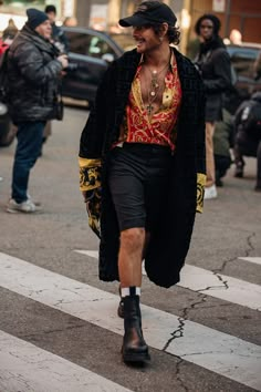 Male Festival Outfits, Male Street Style, Milan Fashion Week Men, Space Fashion, Milano Fashion, Streetwear Shorts, Milano Fashion Week, Fashion Man, The Best Street Style