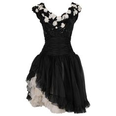 Jean-Louis Scherrer - (Made in France) Black and white organza Haute Couture dress. Black satin pleated waist and bustier embroidered with pearls and black sequins. No size nor composition label, it fits a 34FR/36FR. Piece from the 1980s. Additional information: Condition: Very good condition Dimensions: Chest: 45 cm Waist: 34 cm Length: 100 cm Seller reference: VR279 Luxury Black Jacquard Dress, Black And Silver Brocade Dresses, Pearl And Toile De Juoy Dress, Chanel Haute Couture 2022 2023, Black Pearl Outfit, Black Princess Dress, France Black And White, White Organza Dress, Black And White Cocktail Dresses