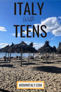 Beach in Tuscany with thatched roof umbrellas. Must See Italy, Teen Vacation, Italy Travel Outfit, Europe 2024, Spain Itinerary