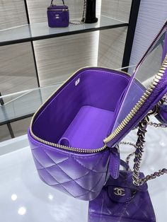 Description CC Vanity With Chain Silver Hardware Purple For Women, Women’s Handbags, Shoulder Bags 6.7in/17cm Rep 1:1 Size: 17 x 9.5 x 8 cm/ 6.7 × 3.7 × 3.1 inches (Length x height x width) Shoulder/ Backpack bag Silver-Tone Metal Purple Adjustable Chain Shoulder Strap Designer interlocking C detailed. Interior lining. Beautifully structured flap-over design Genuine imported. Includes box, dust bag. This product is of the best quality. Chanel Vanity, Louis Vuitton Shirt, Vanity Bag, Bag Silver, Shoulder Backpack, Luxury Products, Chain Silver, Purple Bags, Backpack Bag