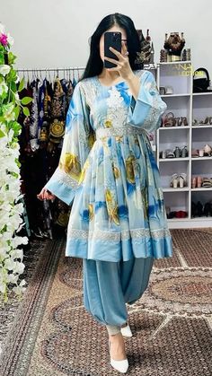 Dresh Petan Style, Kapde Designs, New Frock Designs Dresses, Women Frock Design, Frock Dress For Women, Stiching Ideas Kurti, Kurti Outfit Ideas, Trending Suit Designs, Afgani Dress