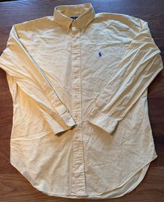 Late 90's early 2000's vintage Ralph Lauren Sportshirt.  Small yellow check, Buttondown color, no pocket, barrel cuff, with navy player.  100% cotton, made in Sri Lanka. Size 16 32/33 Vintage Michigan, Ralph Lauren Vintage, Vintage Ralph Lauren, Late 90s, Mens Oxfords, Star Shirt, Sri Lanka, Size 16, Ralph Lauren