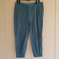 Athleta Please Look At All The Pictures For Best Description Good Condition New Without Tags Measurements Taken Laid Flat And Are Approx Thanks. Waist 35" Inseam 23.5" Rise 11" Button Fly Pants, Ankle Pants Women, Belted Pants, Wide Leg Cropped Pants, Athleta Pants, Ankle Pants, Waist Pants, Linen Pants, Jogger Pants