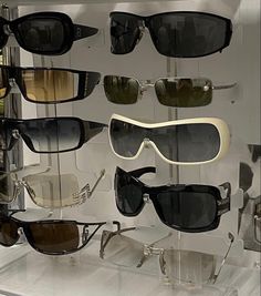 Botines Aesthetic, Expensive Sunglasses, Virtual Closet