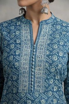 super glamour Women Kurta Neck Designs, Simple Kurta Neck Designs Cotton, Kurta Style Neck Designs, Kurta Designs Women Neck, Neck Designs For Kurtas For Women, Printed Kurta Designs Women Casual, Cotton Kurtas For Women Designer, Kurta New Designs Women, Salwar Suit Neck Designs Pattern Cotton