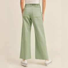 Nwt Green Utility Pocket Pant With Extra High Rise And Wide Leg. Has Raw Hem. These Are So Cute, But Run Small. This Size Small Will Fit A Size 2. Mid-rise Cotton Cargo Pants For Spring, Chic Green Cotton Jeans, Green Relaxed Fit Mid-rise Pants, Green Mid-rise Relaxed Fit Pants, Spring Cotton Mid-rise Wide Leg Pants, Mid-rise Cotton Wide Leg Pants For Spring, Spring Mid-rise Cotton Wide Leg Pants, Chic Green Cargo Pants For Spring, Green Mid-rise Cotton Pants