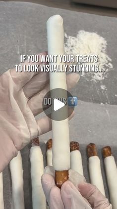 22K views · 1.9K likes | Creative Cravings 👩🏽‍🍳🍫 on Instagram: "This tip will level up your treat presentation….. all you have to do it get a sharp knife and carefully trim along the sides of your treats, giving you a nice and sharp finish ♥️🫶🏽 thanks for hearing me out😊. #smallbusiness #showwhatyoursmallbusinesssells #chocolatecoveredpretzels #chocolatecoveredmarshmallows #chocolatecoveredricekrispies #treatmaker #pretzelrods #dessertcups #cheesecakecups #strawberrycrunch #treattable #supportsmallbusiness #explore #explorepage #dessert #bakerhack #treathack #cooltips" Chocolate Dipped Treats, Chocolate Covered Marshmallows, Cheesecake Cups, Covered Pretzels, Baking Hacks, Pretzel Sticks, Pretzel Rods