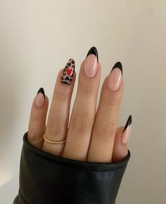 Dark New Years Nails, Dark French Tip Nails, Heart Nails Short, Nails With Red Heart, Nails With Red, Nails Heart, Vday Nails, Xmas Outfit, Heart Nail Designs