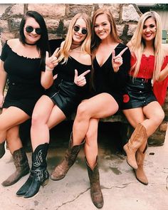 Texas Tech gameday outfits Texas Tech Game Day Outfit, Tech Game Day Outfit, Game Day Outfit Basketball, Texas Tech Game Day, College Football Game Outfit, Outfit Basketball, Ut University, College Gameday Outfits, Gameday Outfits