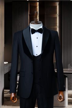 *Black Men Tuxedo - Groom Suit *Fabric: 100%Wool Thick, Warm, Comfortable, Breathable, Softer, Wool Feeling *Center Six Button Blazer and Zipper Fly Pants *Slim Fit, 9 Cm Peak Lapel, 5 Cm Inclined Ticket Pocket *Double Vent On The Behind Of The Jacket *This Suit Has A 6" Drop Which Is The Difference Between The Size Of The Jacket & Pants. For Example, A 40r Jacket Includes A 34W Pant *Dry Clean Only *Available Eu Sizes: 46-48-50-52-54-56 *Available Us Sizes: 36-38-40-42-44-46 *Important Note: Al Groom's Tuxedo With Notch Lapel And Single Button, Notch Lapel Single Button Tuxedo For Groom, Groom's Single Breasted Tuxedo With Notch Lapel, Single Breasted Notch Lapel Tuxedo For Groom, Black Slim Fit Three-piece Suit For Party, Three-piece Suit With Long Sleeves For Grooms, Wedding Three-piece Suit With Long Sleeves, Groom's Tailored Single Breasted Tuxedo, Tailored Tuxedo Suit For Groom