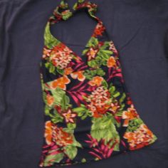 Brand New With Tags. Tropical Floral Print With Navy Blue Background. Placement Of Pattern May Vary. Halter Tie Neck With Lightly Lined Cups. Feel Free To Ask Questions And To Make Bundles And Offers. Thanks For Looking Fitted Multicolor V-neck Halter Top, Fitted Tropical V-neck Top, Fitted Multicolor Floral Print Halter Top, Tropical Fitted Top For Vacation, Fitted Tropical Halter Top For Summer, Fitted Tropical Halter Top, Fitted Tropical Summer Tops, Fitted Tropical Halter Neck Top, Fitted Hawaiian Tops For Vacation