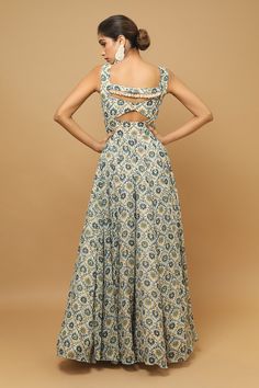 Buy Grey Georgette Printed Floral Sweetheart Neck Anarkali With Bustier For Women by Ahi Clothing Online at Aza Fashions. Floral Print Anarkali, Stylish Kurtis Design, Long Gown Design, Anarkali Dress Pattern, Traditional Indian Dress, Indian Dresses Traditional